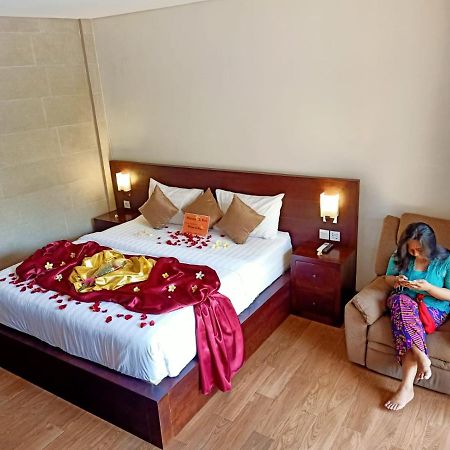 The Surya Kuta Villa Dış mekan fotoğraf