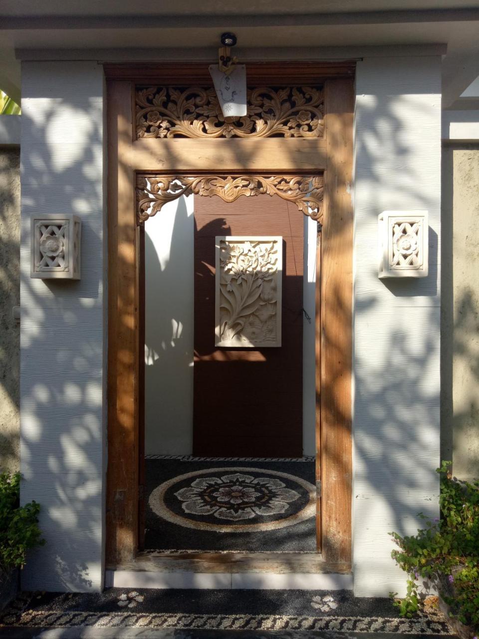 The Surya Kuta Villa Dış mekan fotoğraf